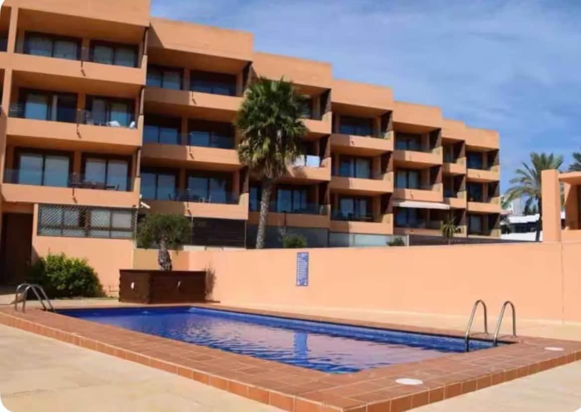 Amazing Seafront Den Bossa 3 * BALEARIC ISLANDS