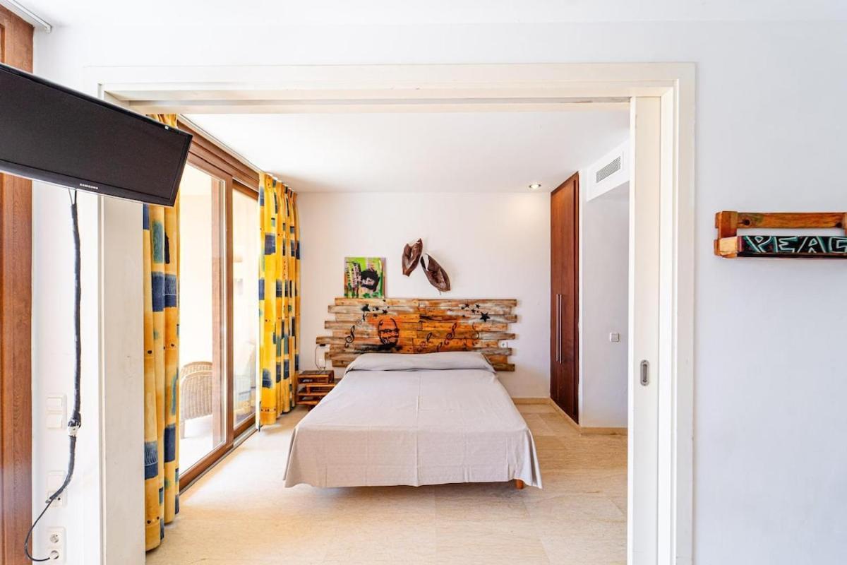 Apartamento Amazing Seafront Den Bossa 3 BALEARIC ISLANDS